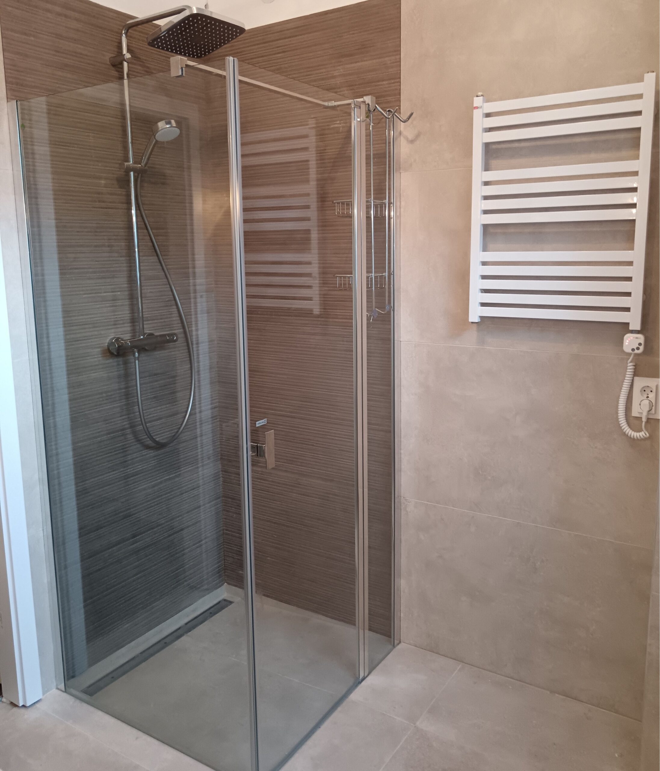 furdoszoba-felujitas-zuhanykabin-beepites-utana