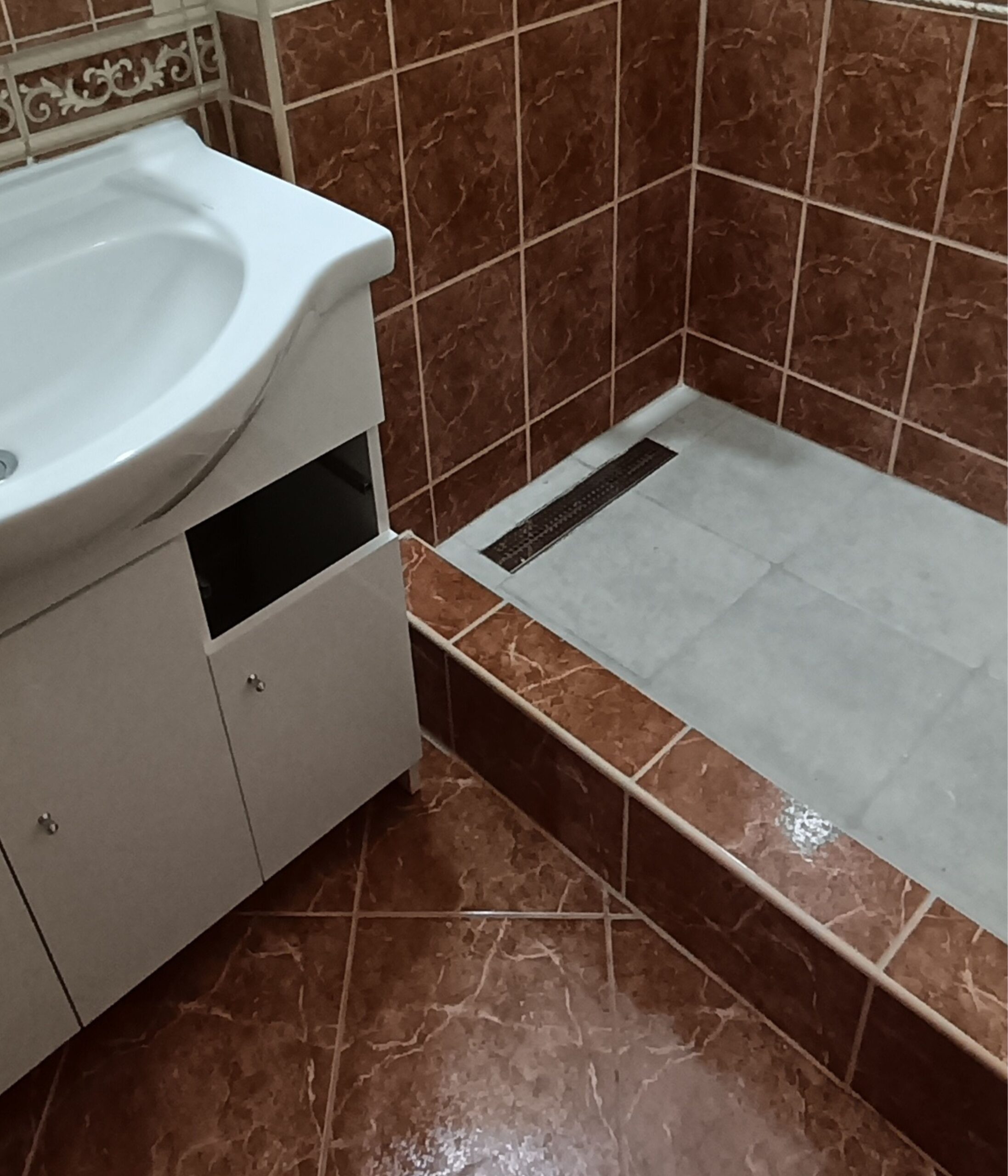 zuhanytal-felujitas-utana